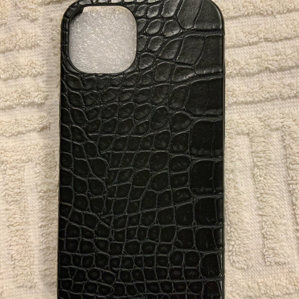 Chic Geeks Luxe iPhone 13 Case - Picture 4 of 5